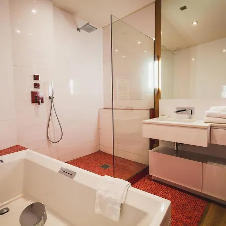 Sleeps 6 Air Con Wifi *