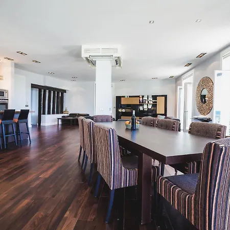 Sleeps 6 Air Con Wifi Биарриц