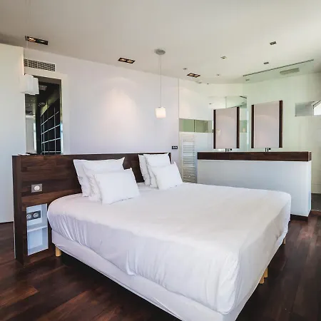 Sleeps 6 Air Con Wifi